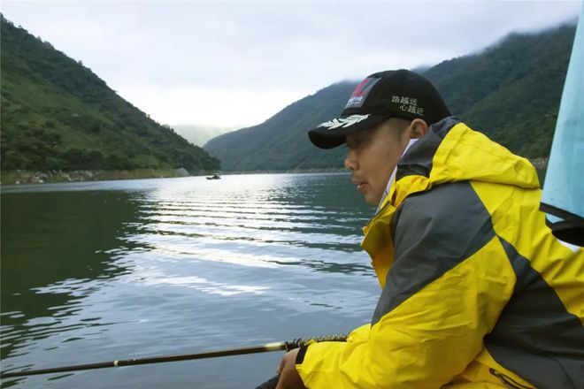 深圳钓鱼 深圳铜鼓海域海钓意外身亡遇难者家属将遗体领回
