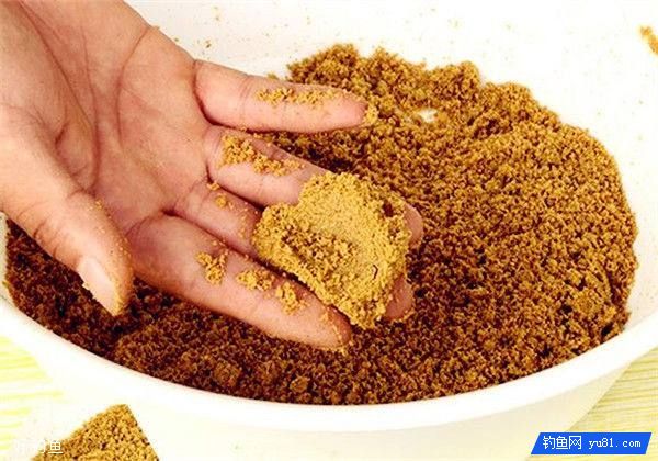 诱饵窝料的种类划分与制作方法